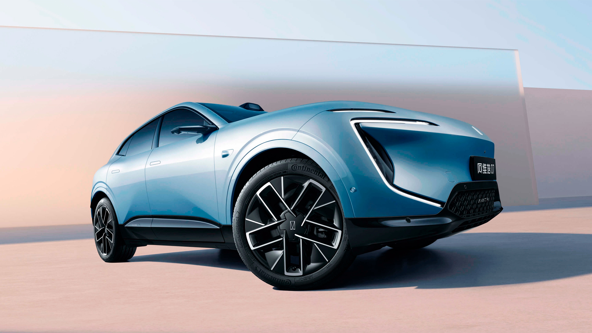 Гибридный автомобиль Avatr 07 PHEV